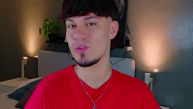 Snapshot of LiamThunder05_ chatting on 12/14/25, 01:27 LiamThunder05 online show from 12/14/25, 01:27