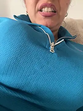 Snapshot of Daiana_Andra chatting on 10/21/25, 11:55 Daiana Andra online show from 10/21/25, 11:55