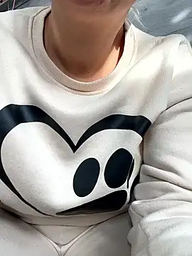 Daiana Andra online show from 12/15/25, 09:57