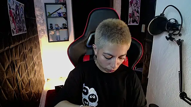 Snapshot of lunarichy22 chatting on 11/11/25, 07:47 lunarichy22 online show from 11/11/25, 07:47