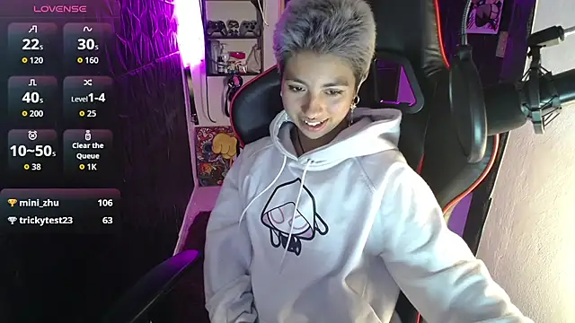 Snapshot of lunarichy22 chatting on 01/05/26, 05:27 lunarichy22 online show from 01/05/26, 05:27