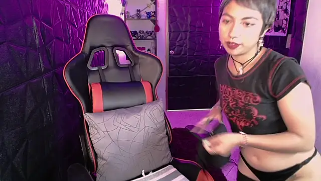 Snapshot of lunarichy22 chatting on 02/16/26, 10:17 lunarichy22 online show from 02/16/26, 10:17