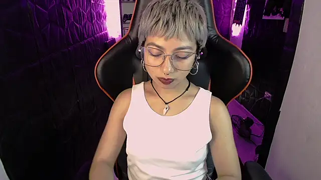 Snapshot of lunarichy22 chatting on 02/20/26, 07:58 lunarichy22 online show from 02/20/26, 07:58