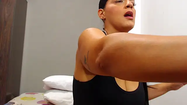 Snapshot of SamyBigTitis chatting on 11/10/25, 12:20 SamyBigTitis online show from 11/10/25, 12:20