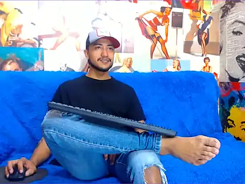 Snapshot of dazo_vnzl12 chatting on 10/15/25, 01:00 dazo vnzl12 online show from 10/15/25, 01:00