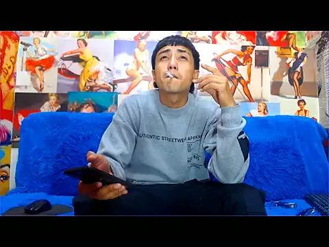 Snapshot of dazo_vnzl12 chatting on 10/31/25, 12:11 dazo vnzl12 online show from 10/31/25, 12:11