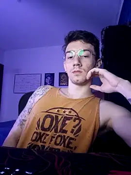 Snapshot of SweetGoodBoy22 chatting on 10/03/25, 05:32 SweetGoodBoy22 online show from 10/03/25, 05:32