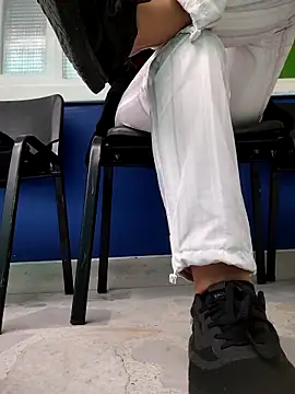 Snapshot of shannon_kinne_ chatting on 11/14/25, 02:05 shannon kinne online show from 11/14/25, 02:05