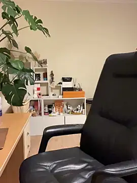 latava online show from 10/24/25, 03:30