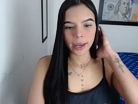 Snapshot of linnaskinyy chatting on 10/21/25, 05:30 linnaskinyy online show from 10/21/25, 05:30
