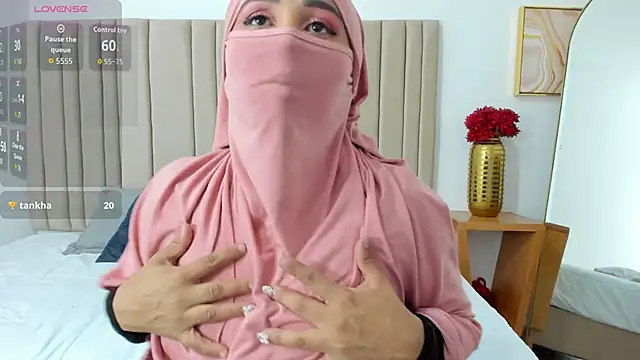 Snapshot of _alishaa_c chatting on 10/11/25, 02:55 alishaa c online show from 10/11/25, 02:55