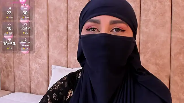 Snapshot of _alishaa_c chatting on 11/12/25, 02:01 alishaa c online show from 11/12/25, 02:01