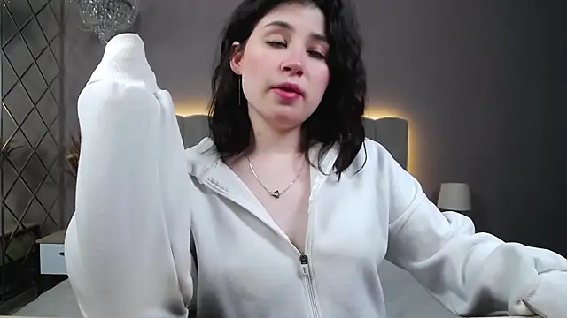 DianaMello online show from 11/06/25, 05:19