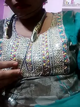 Snapshot of Priyanka_hot54 chatting on 10/20/25, 07:47 Priyanka hot54 online show from 10/20/25, 07:47