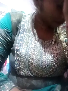 Snapshot of Priyanka_hot54 chatting on 10/22/25, 05:13 Priyanka hot54 online show from 10/22/25, 05:13