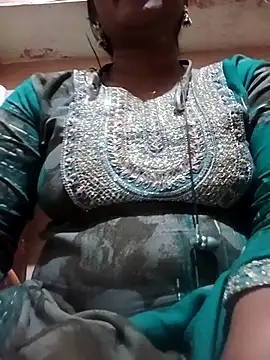 Snapshot of Priyanka_hot54 chatting on 10/24/25, 06:48 Priyanka hot54 online show from 10/24/25, 06:48