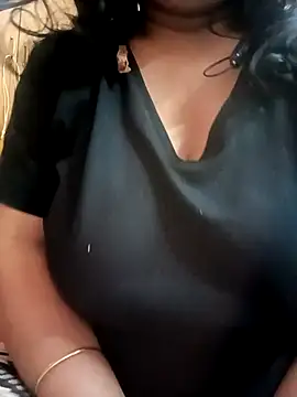 Snapshot of SAMAYRA23 chatting on 11/17/25, 07:47 SAMAYRA23 online show from 11/17/25, 07:47