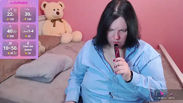  alexandra ray  online show from 12/15/25, 01:04