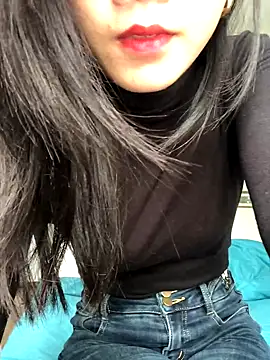 Snapshot of Mile-m chatting on 11/07/25, 07:30 Mile-m online show from 11/07/25, 07:30