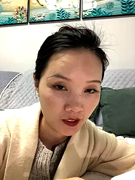 Snapshot of Mile-m chatting on 11/24/25, 01:22 Mile-m online show from 11/24/25, 01:22