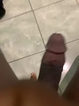 Snapshot of Dark_vains chatting on 11/19/25, 02:11 Dark vains online show from 11/19/25, 02:11