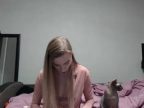 Snapshot of sophieryder chatting on 11/23/25, 08:14 sophieryder online show from 11/23/25, 08:14