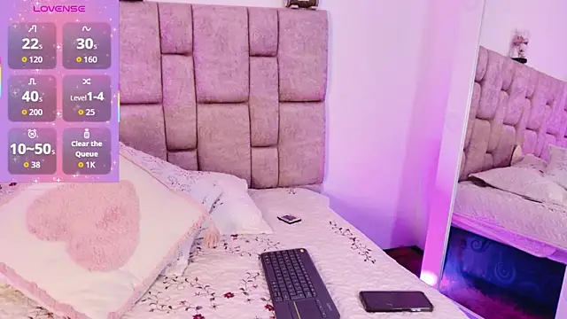 Snapshot of AmyVega_ chatting on 11/14/25, 03:00 AmyVega online show from 11/14/25, 03:00