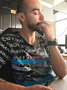 2 fire online show from 10/15/25, 01:00