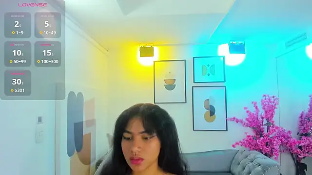 Snapshot of Juliie_coper chatting on 11/19/25, 12:38 Juliie coper online show from 11/19/25, 12:38