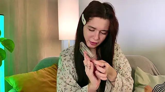 Sofia Mays online show from 10/13/25, 06:02