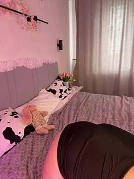 JenniferLouns online show from 10/16/25, 10:49
