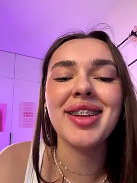 JenniferLouns online show from 10/22/25, 12:49