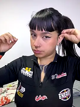 Snapshot of kyttyDanny chatting on 10/25/25, 03:40 kyttyDanny online show from 10/25/25, 03:40