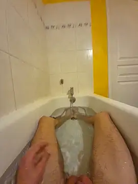 Snapshot of lovefeet84 chatting on 11/06/25, 05:47 lovefeet84 online show from 11/06/25, 05:47