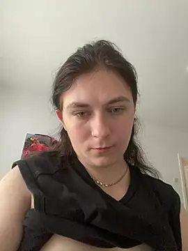 Snapshot of Twolatte1520 chatting on 07/07/26, 12:53 Twolatte1520 online show from 07/07/26, 12:53