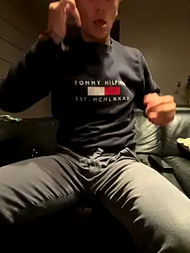 Snapshot of quinten_bel chatting on 10/22/25, 05:56 quinten bel online show from 10/22/25, 05:56