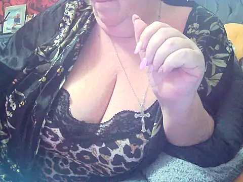 Playful MILF Demi online show from 12/05/25, 01:25