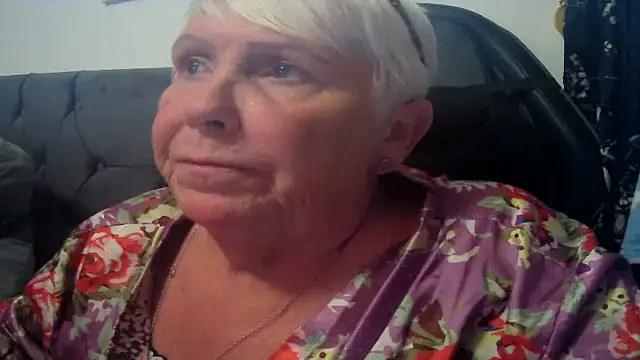 Snapshot of Playful_MILF_Demi chatting on 07/13/26, 04:43 Playful MILF Demi online show from 07/13/26, 04:43