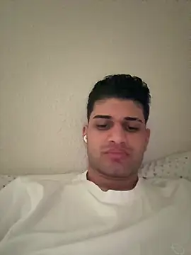 Snapshot of Xhabi22 chatting on 05/15/26, 02:13 Xhabi22 online show from 05/15/26, 02:13