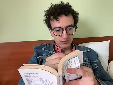 Snapshot of Poeta98@xh chatting on 10/04/25, 01:53 Poeta98xh online show from 10/04/25, 01:53