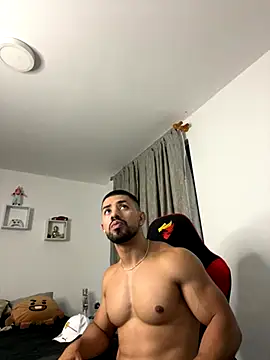 Snapshot of Ezzio_Scolaro chatting on 11/04/25, 01:48 Ezzio Scolaro online show from 11/04/25, 01:48