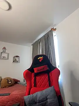 Snapshot of Ezzio_Scolaro chatting on 11/18/25, 12:09 Ezzio Scolaro online show from 11/18/25, 12:09