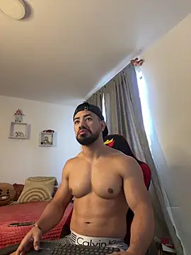 Snapshot of Ezzio_Scolaro chatting on 11/21/25, 12:04 Ezzio Scolaro online show from 11/21/25, 12:04