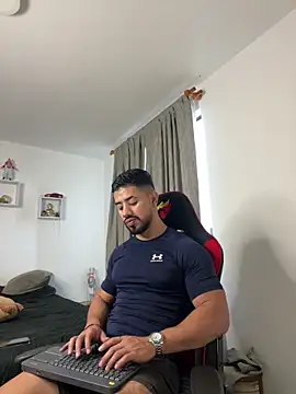 Ezzio Scolaro online show from 03/02/26, 10:05