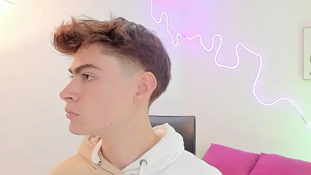 Sam Clark online show from 11/04/25, 03:16