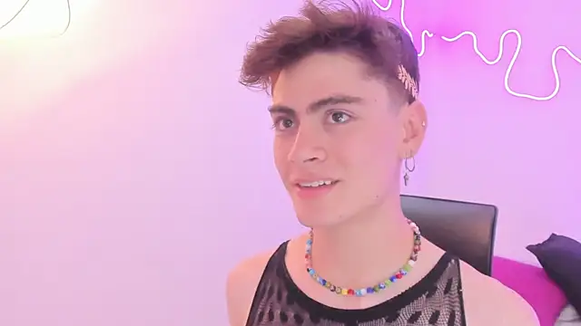 Sam Clark online show from 11/05/25, 03:28