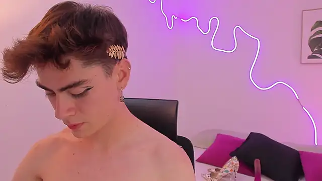 Sam Clark online show from 11/18/25, 03:23