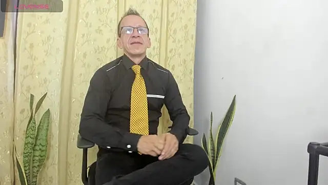 Snapshot of _axelking_ chatting on 06/16/26, 11:35 axelking online show from 06/16/26, 11:35