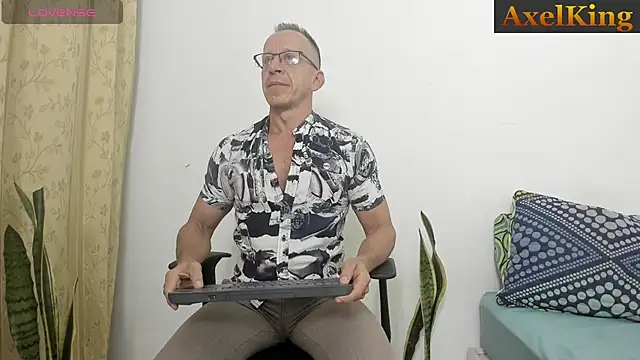 Snapshot of _axelking_ chatting on 07/16/26, 11:38 axelking online show from 07/16/26, 11:38