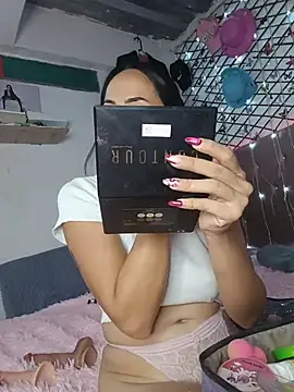 Snapshot of sexy_butterfly_1 chatting on 10/23/25, 11:14 sexy butterfly 1 online show from 10/23/25, 11:14